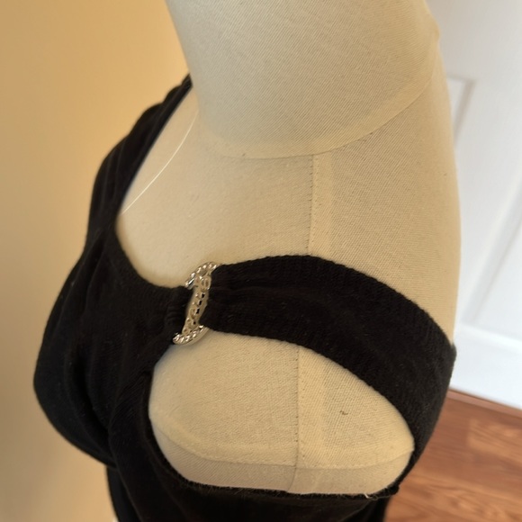 Ladies Long Sleeves/Cut out Shoulders Top by Guess, Size XS - Picture 5 of 7